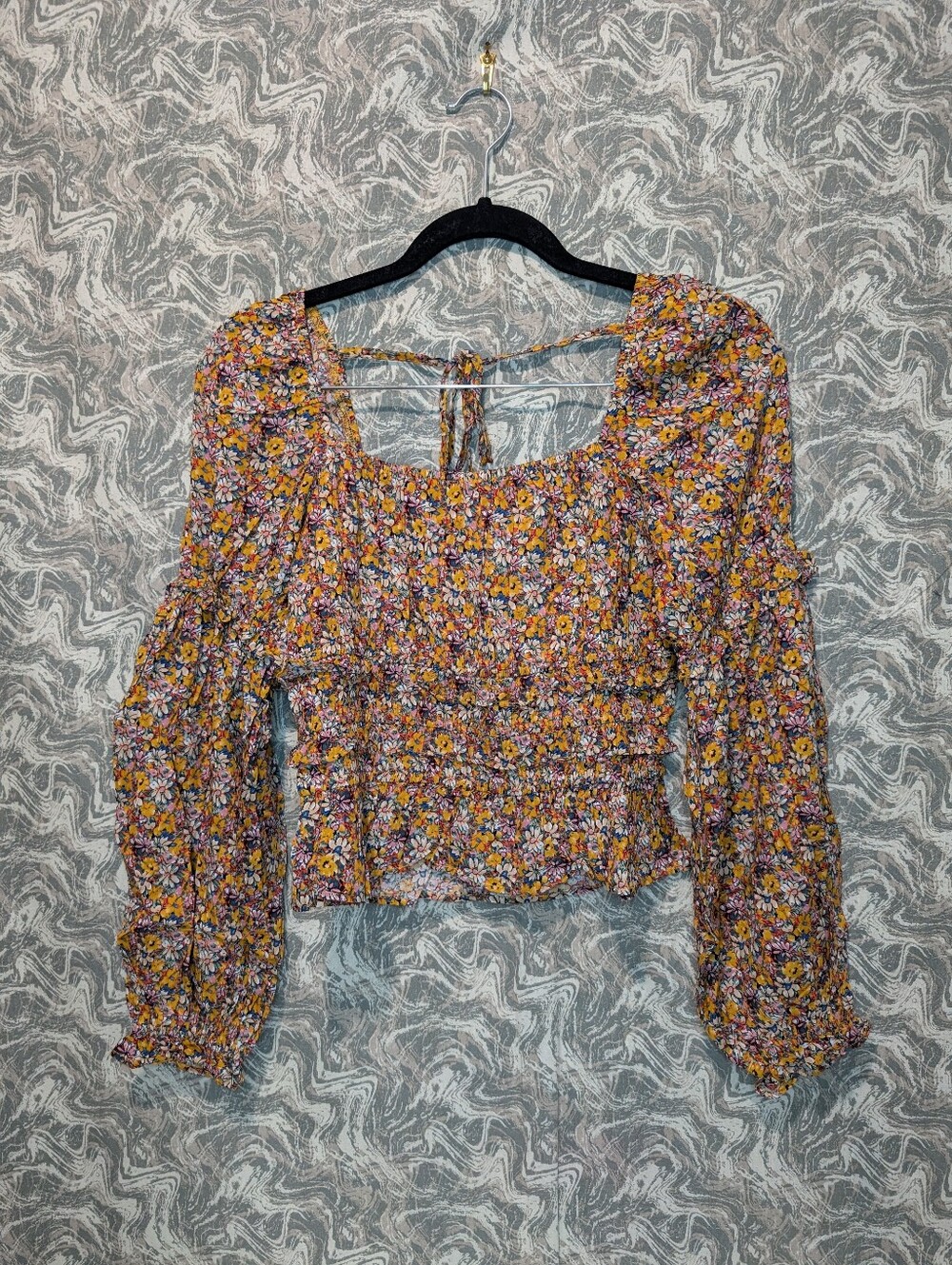 NWT Easel Floral Crop Top Size Small